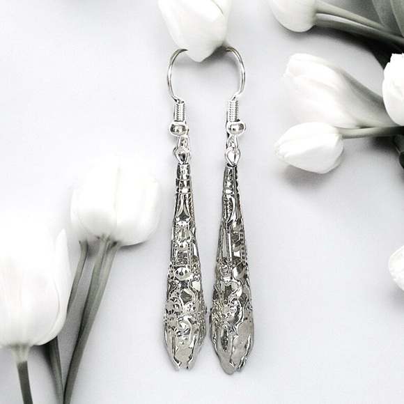 5 For $25💫Alternative Long Silver Filigree Dangles Earrings - Picture 4 of 7